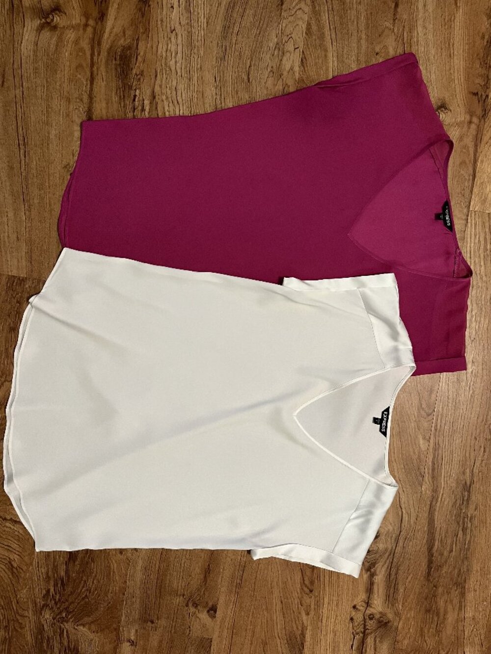 Set of 2 Express Business Pink & Ivory V-Neck Blouses Shirts Tops